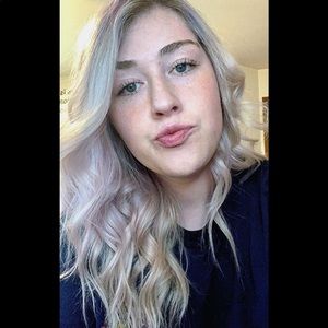 Meet your Posher, Olivia